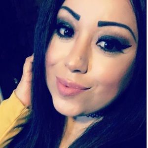 Meet your Posher, Gladys marlen